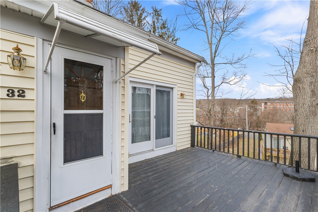 32 Cottage Street Johnston, RI 02919 - Photo 4 of 22