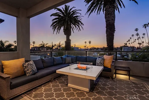 $2,795,000 | 624 14th Street, Huntington Beach, CA 92648