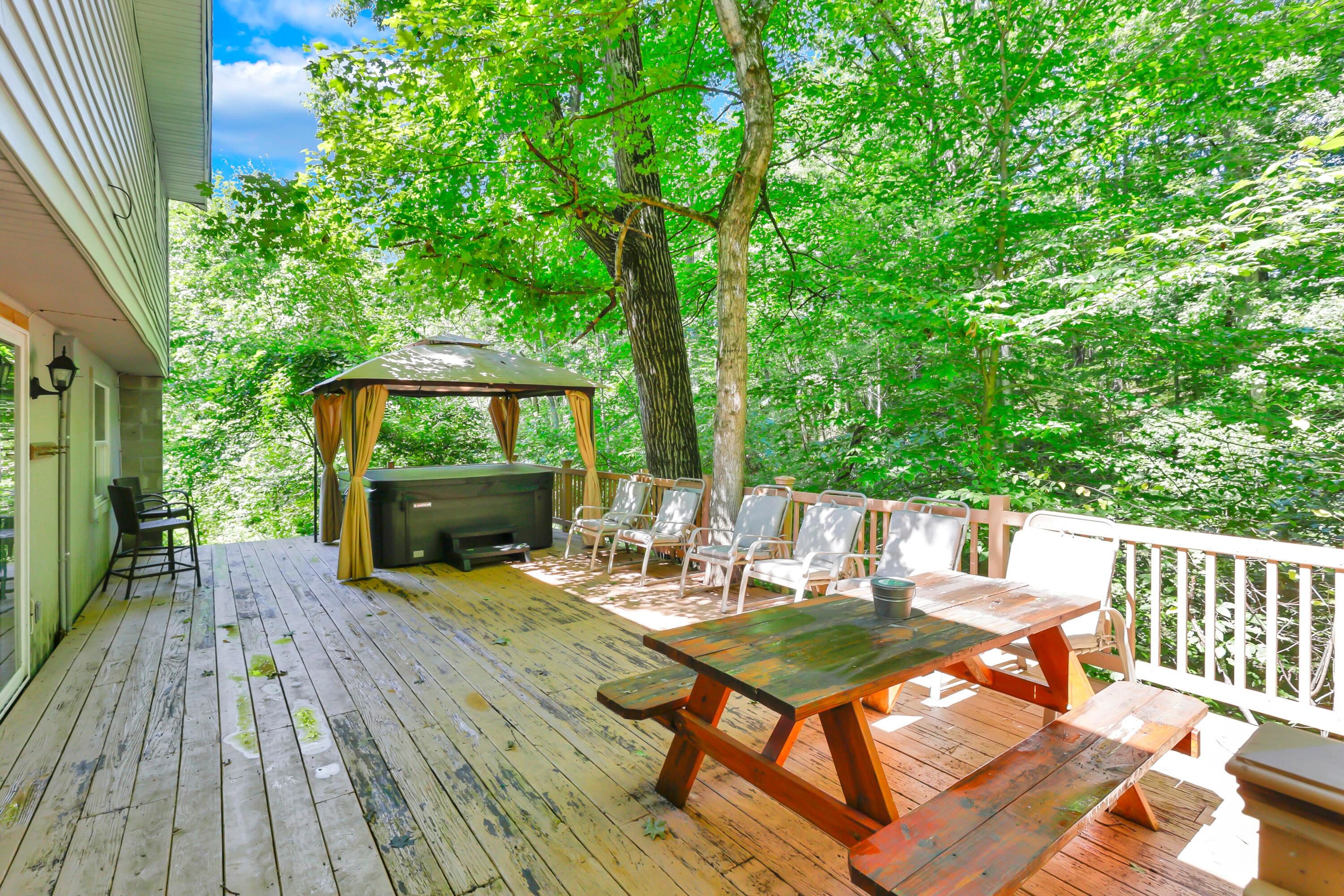 9126 Walnut Dowler Road Logan, OH 43138 - Photo 33 of 41 Deck