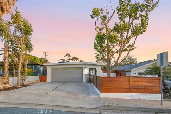 $1,669,800 | 212 Avenida Sierra, San Clemente, CA 92672
