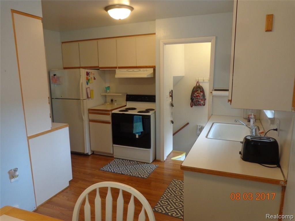 19362 Rensellor Street Livonia, MI 48152 - Photo 13 of 33 DSC03466 (1280x960).jpg