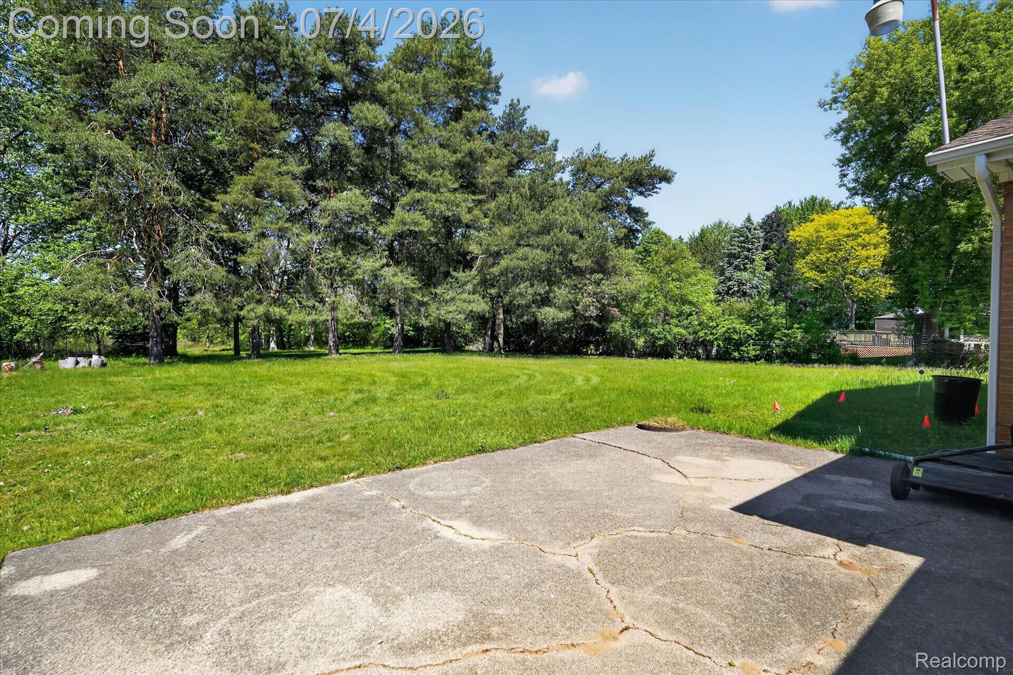 2091 North Irish Road Davison, MI 48423 - Photo 24 of 25 43-2091-N-Irish-Rd-Davison-WindowStill.jpg