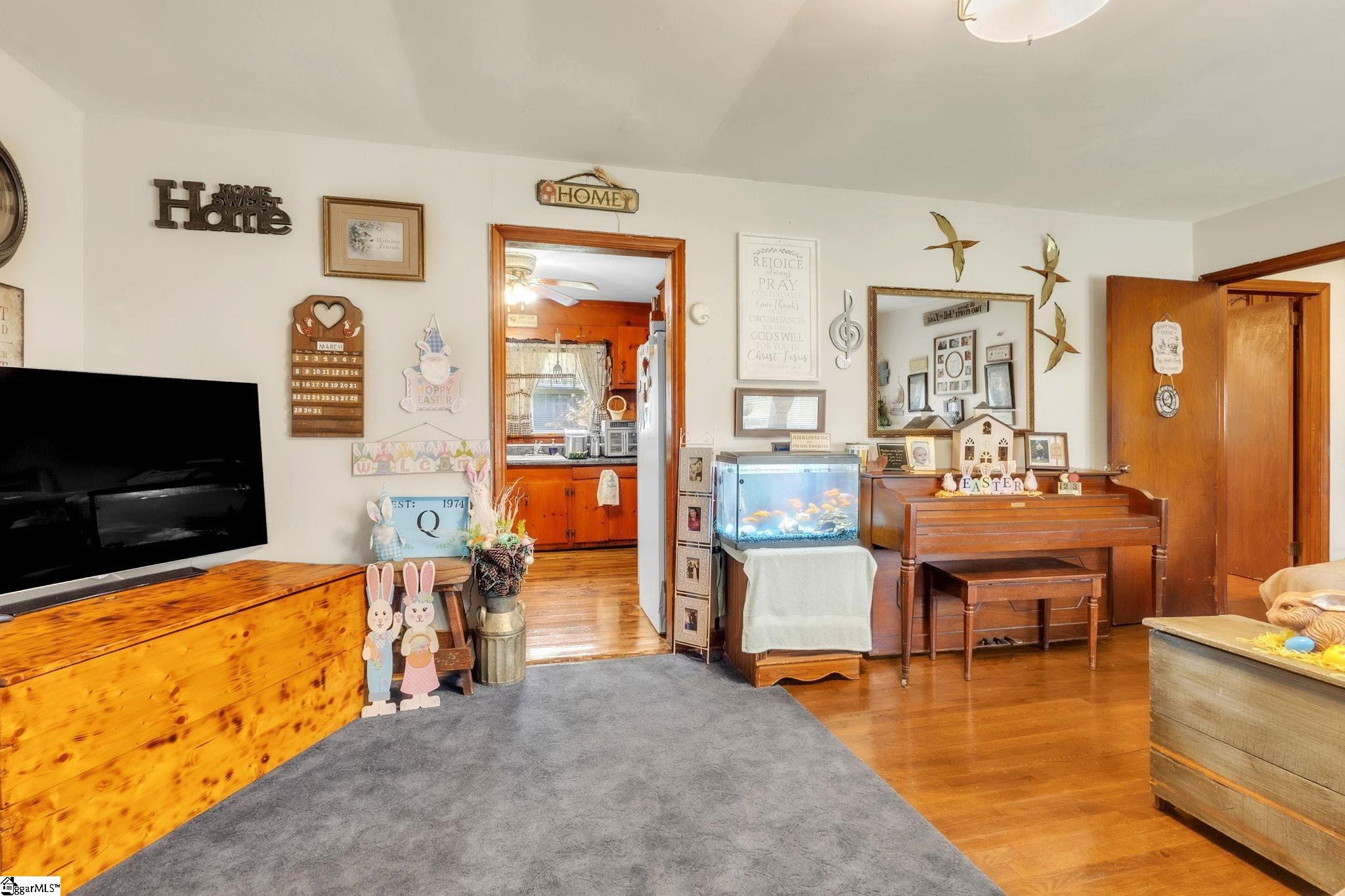 158 Lee Carey Road Laurens, SC 29360 - Photo 9 of 25