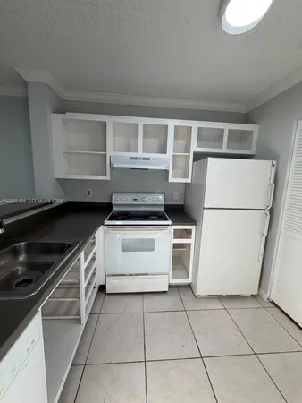 $1,800 | 1170 Northwest 80th Avenue, Unit 205, Margate, FL 33063