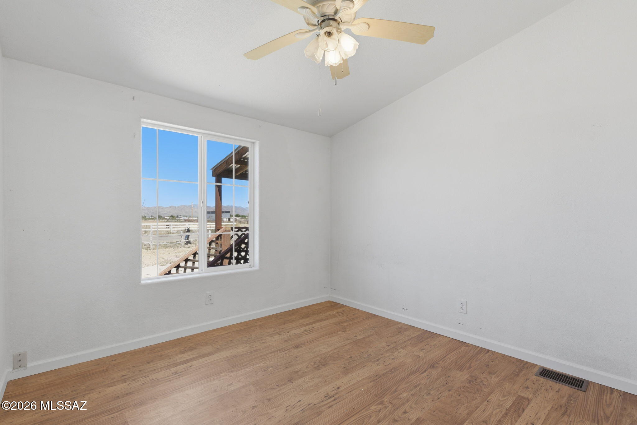 864 North Taylor Road Willcox, AZ 85643 - Photo 10 of 29 Bedroom 2