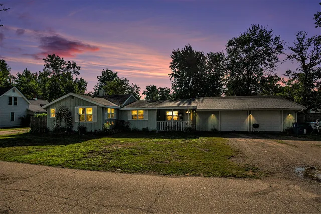 $204,000 | 1021 1st Street, Bangor, MI 49013