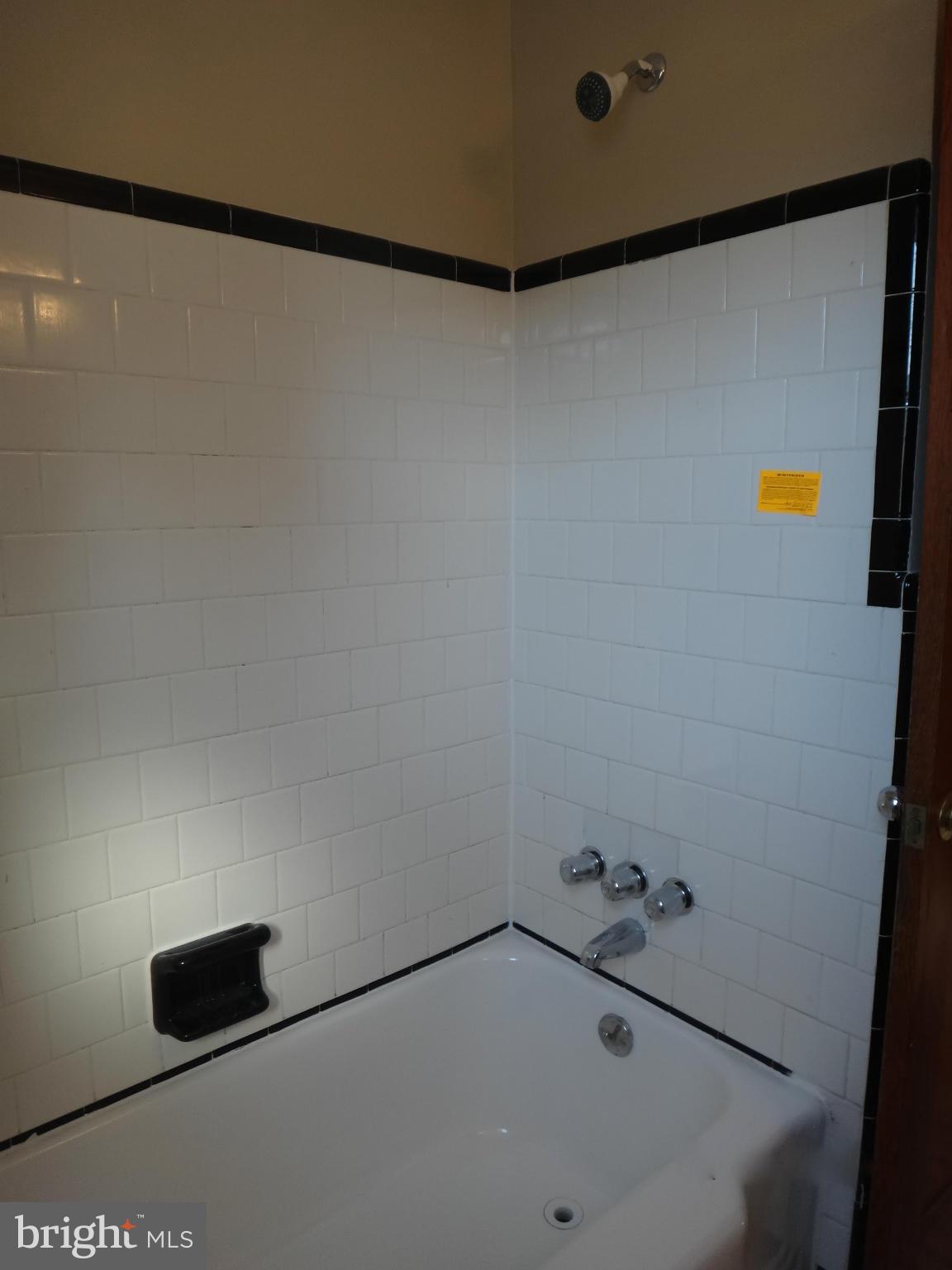 4403 Ebenezer Road Baltimore, MD 21236 - Photo 8 of 14 Bath