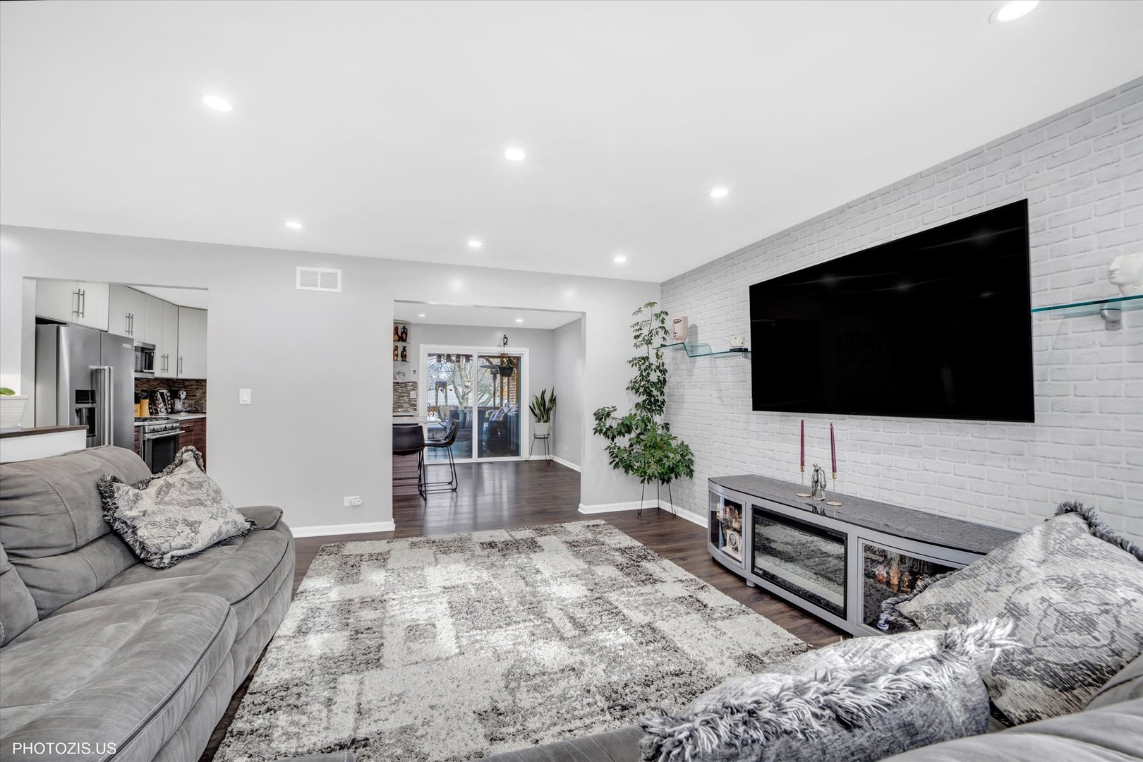 21314 West Highland Road Lake Zurich, IL 60047 - Photo 6 of 52