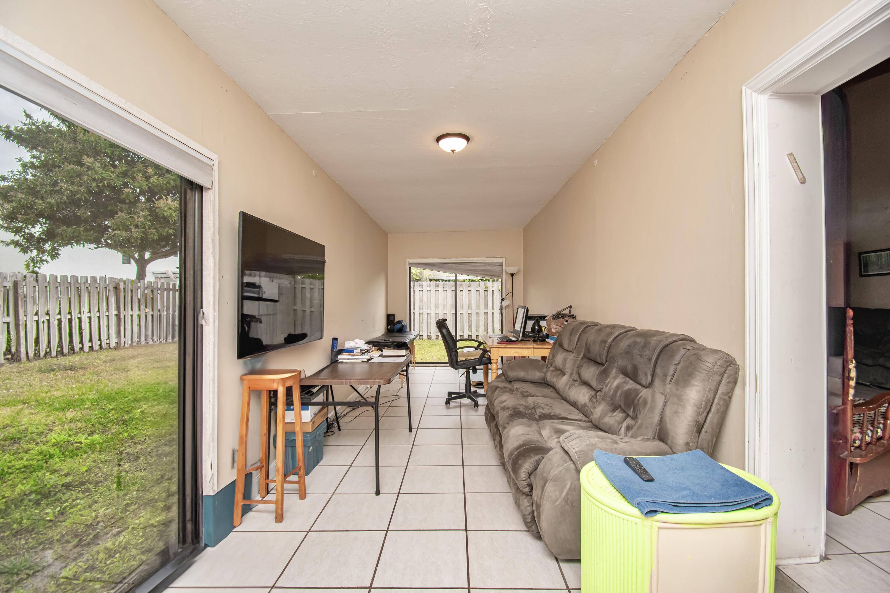 21566 Arbor Way Boca Raton, FL 33433 - Photo 13 of 40 36565451-7272-44B6-B53C-F23F9CB21AD0