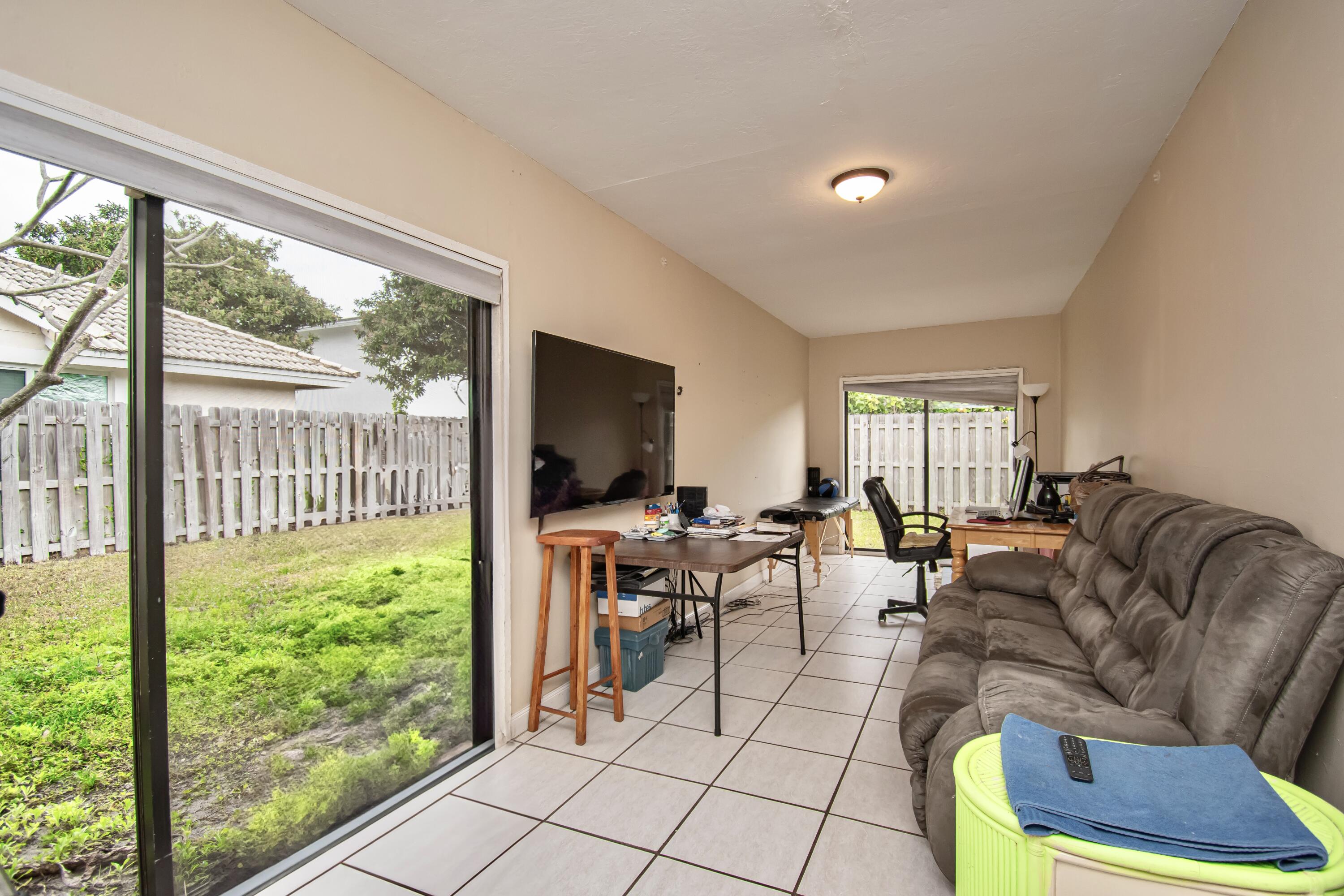 21566 Arbor Way Boca Raton, FL 33433 - Photo 14 of 40 7F9A1ABE-4551-4174-AC4B-7024B5E1BAEC