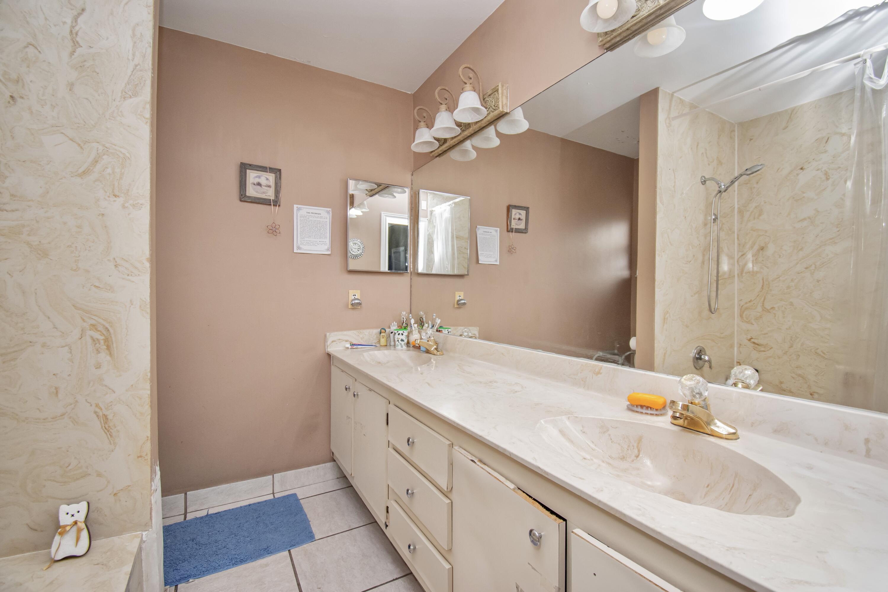 21566 Arbor Way Boca Raton, FL 33433 - Photo 26 of 40 A9EF9D59-684F-4F63-B7C3-A68CA338C5B9