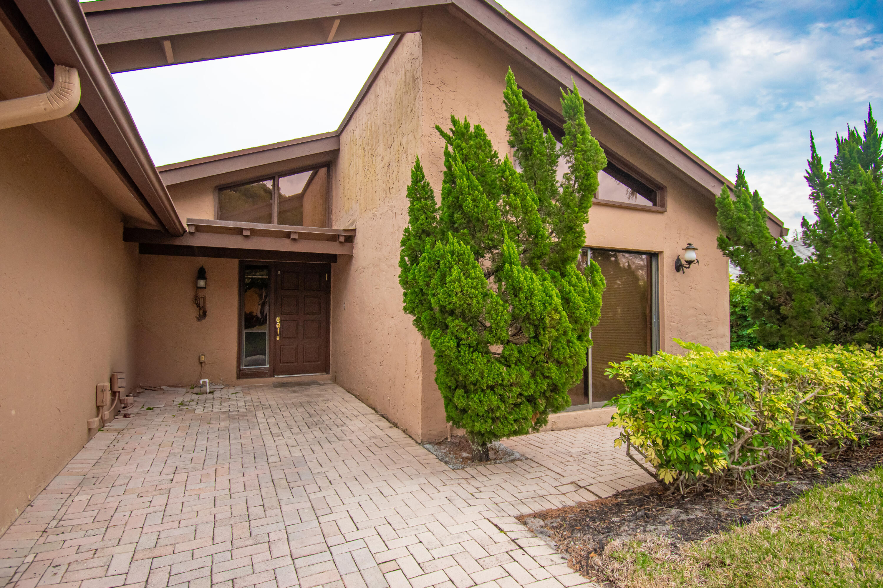 21566 Arbor Way Boca Raton, FL 33433 - Photo 5 of 40 22812805-6DEE-4E5D-A279-8939EBDBAAC5