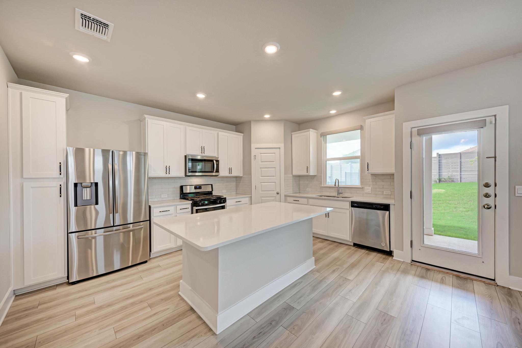 7203 Travertine Spring Drive Austin, TX 78744 - Photo 3 of 38