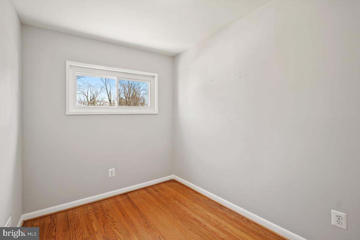 4213 Allison Circle Fairfax, VA 22030 - Photo 18 of 22 an empty room with a window