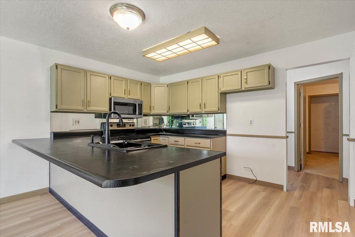 1204 Harmony Court Springfield, IL 62703 - Photo 13 of 35