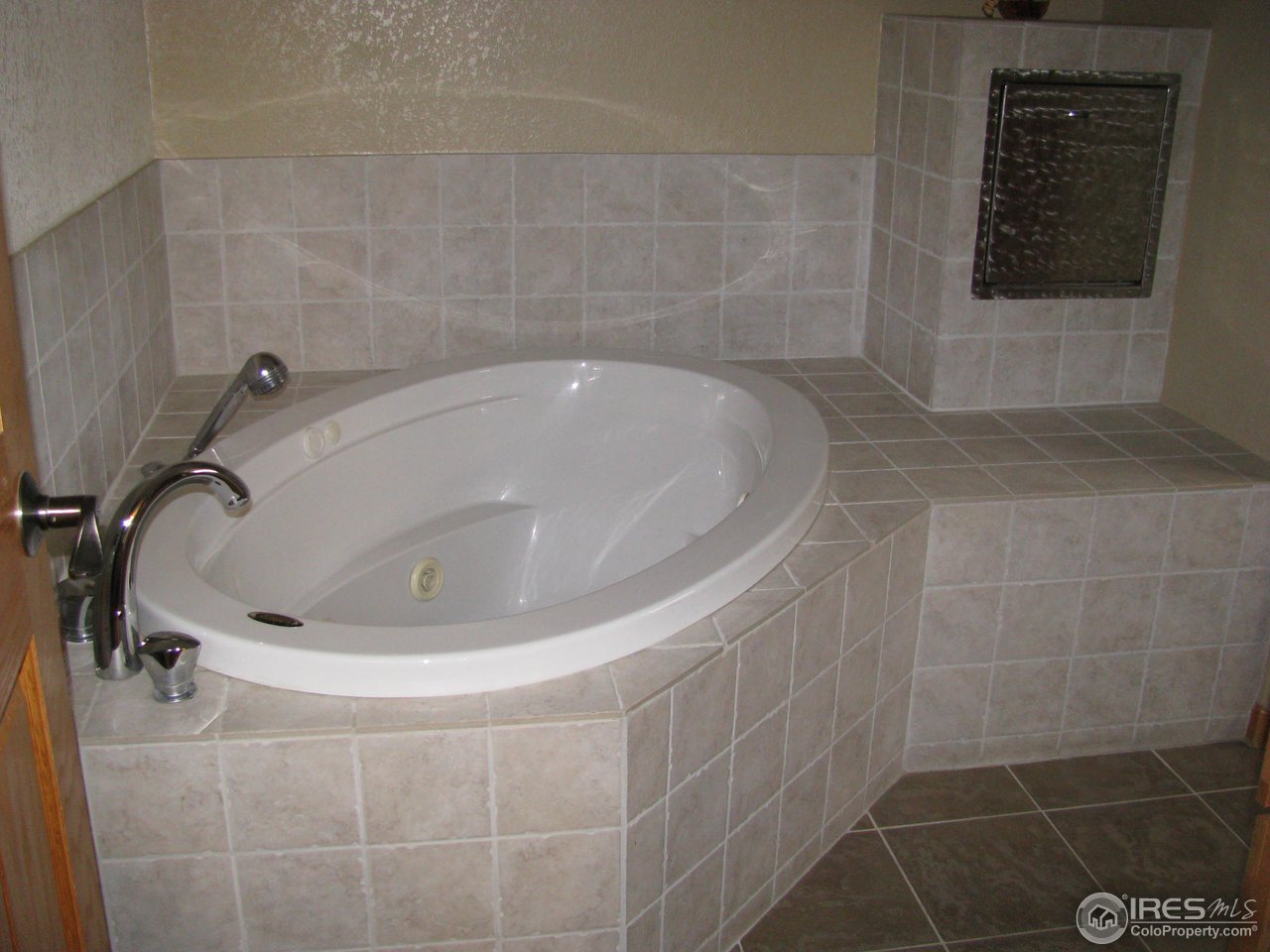 14338 Dakota Road Sterling, CO 80751 - Photo 20 of 25 master bath jet tub
