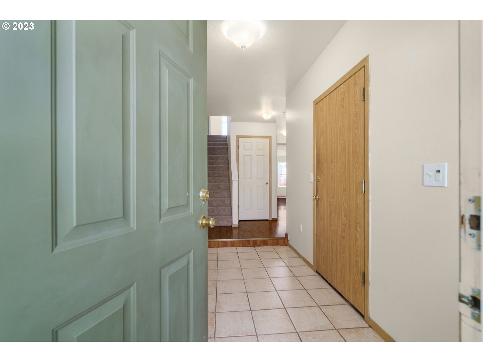 8342 Southeast Clinton Street Portland, OR 97266 - Photo 3 of 25