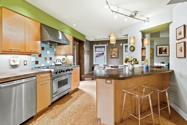 39 Westchester Road Boston, MA 02130 - Photo 7 of 34