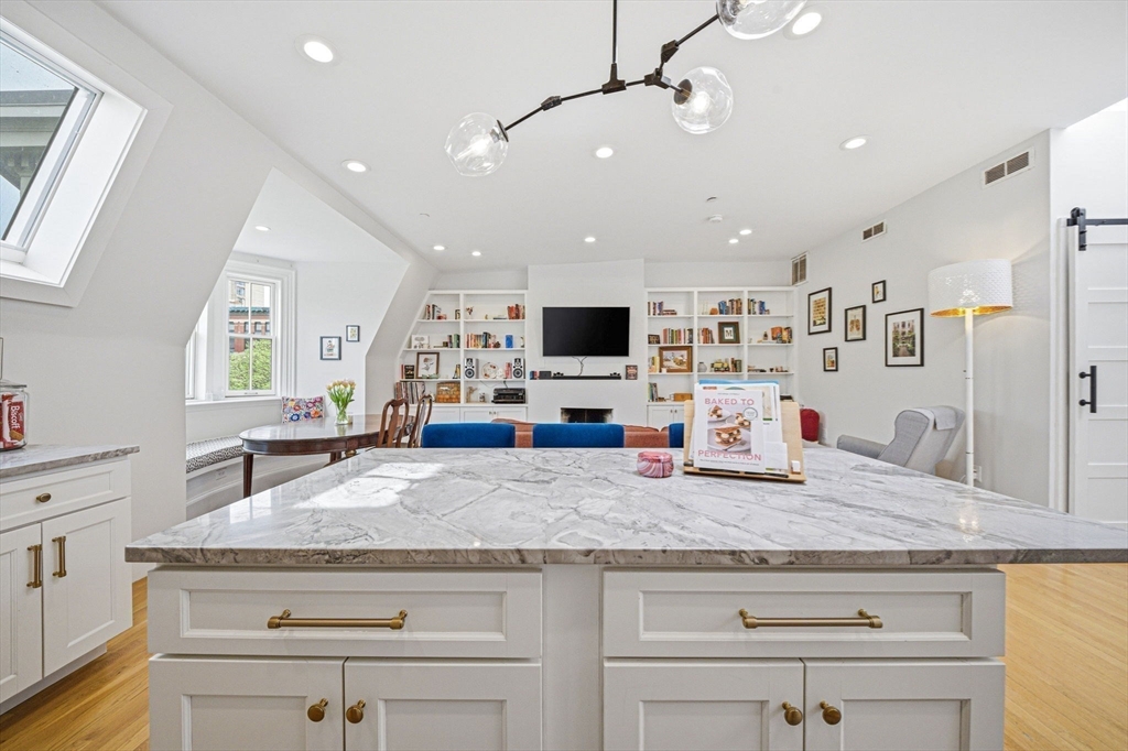 25 Worcester Square, Unit 5 Boston, MA 02118 - Photo 4 of 23