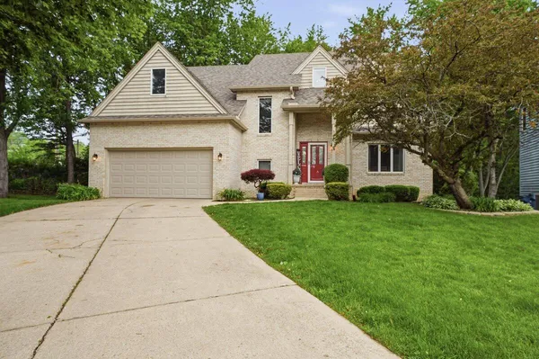 $533,500 | 5204 Woodmere Court, Valparaiso, IN 46383