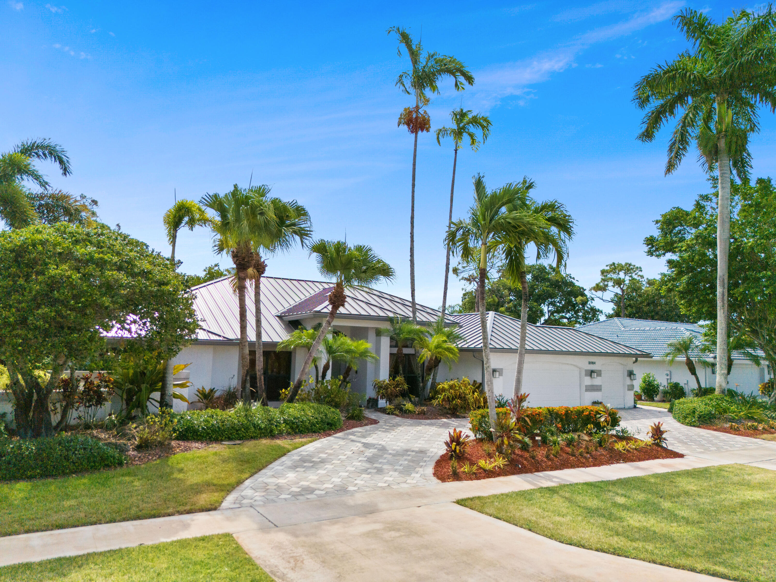 10984 Boca Woods Lane Boca Raton, FL 33428 - Photo 7 of 80 DJI_20250804163403_0144_D