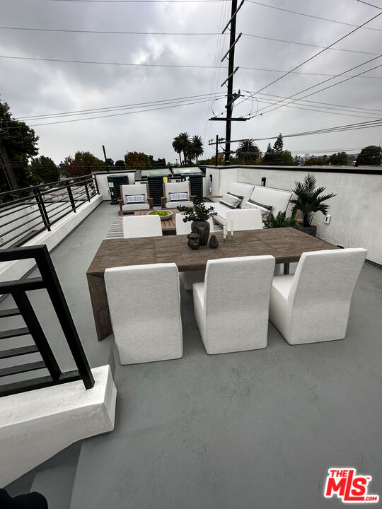 1900 20th Street, Unit B Santa Monica, CA 90404 - Photo 13 of 14 a view of living room with furniture and city view