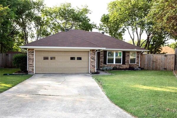 $2,300 | 1106 Lockridge, McKinney, TX 75069