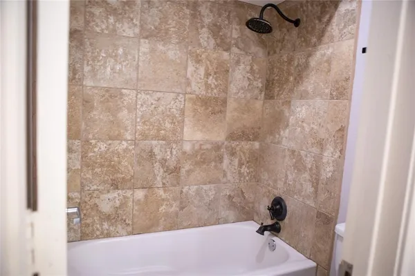 $2,300 | 1106 Lockridge, McKinney, TX 75069