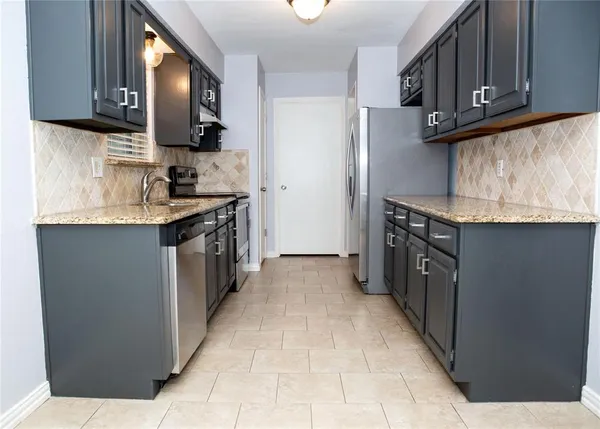 $2,300 | 1106 Lockridge, McKinney, TX 75069