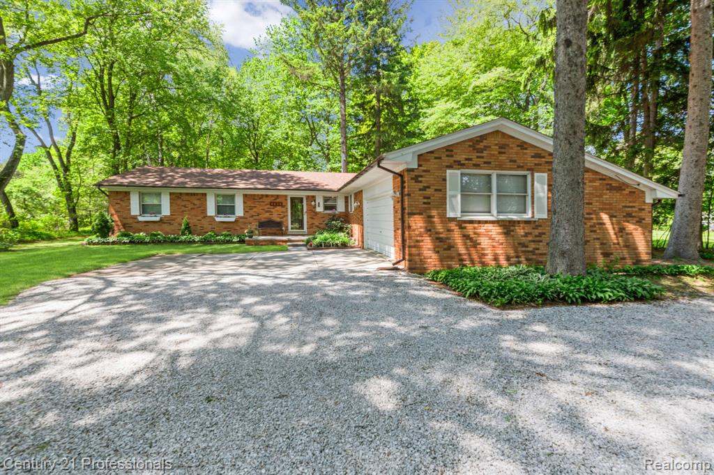 8638 Stone Road Algonac, MI 48001 - Photo 2 of 70