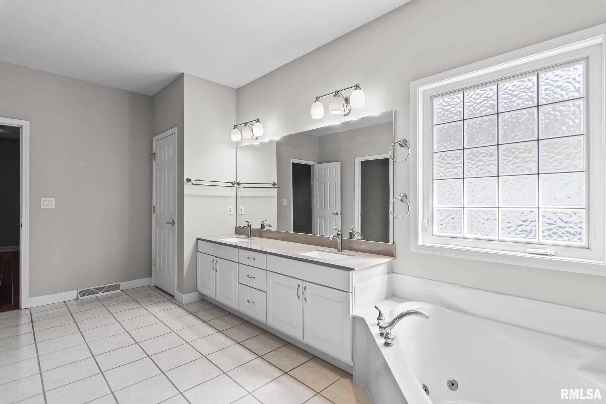 6600 Carlisle Bend Springfield, IL 62711 - Photo 22 of 47