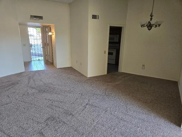 $1,250 | 10105 West Campana Drive, Sun City, AZ 85351