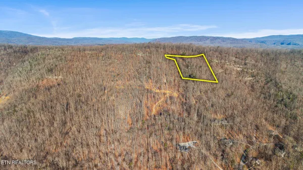 $450,000 | 167 Eagle Vw Lane, Jacksboro, TN 37757