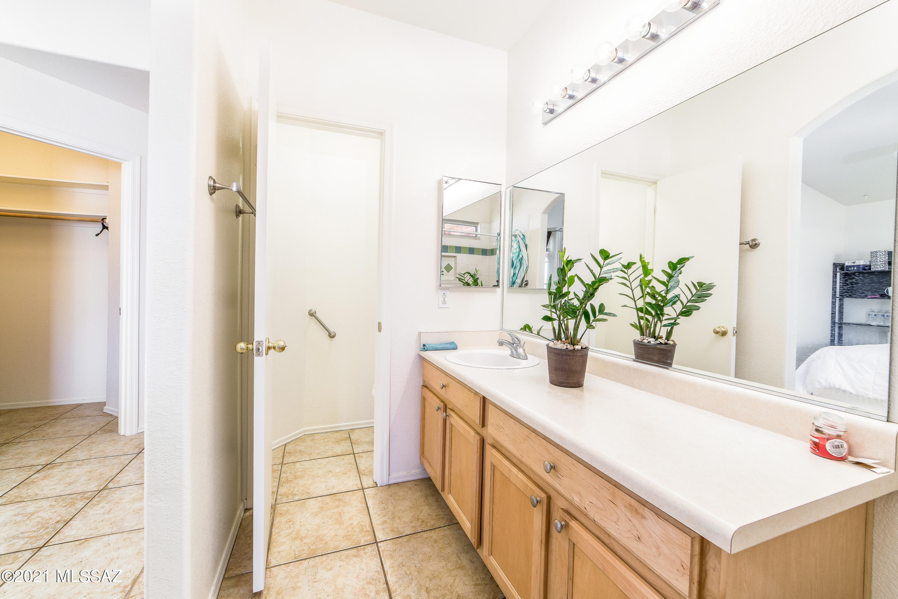7325 East Cross Ridge Place Tucson, AZ 85710 - Photo 13 of 19