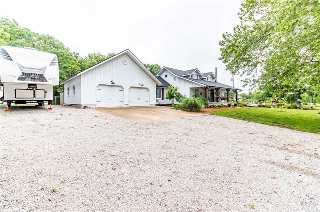 136 Northeast 901p Road Clinton, MO 64735 - Photo 4 of 53