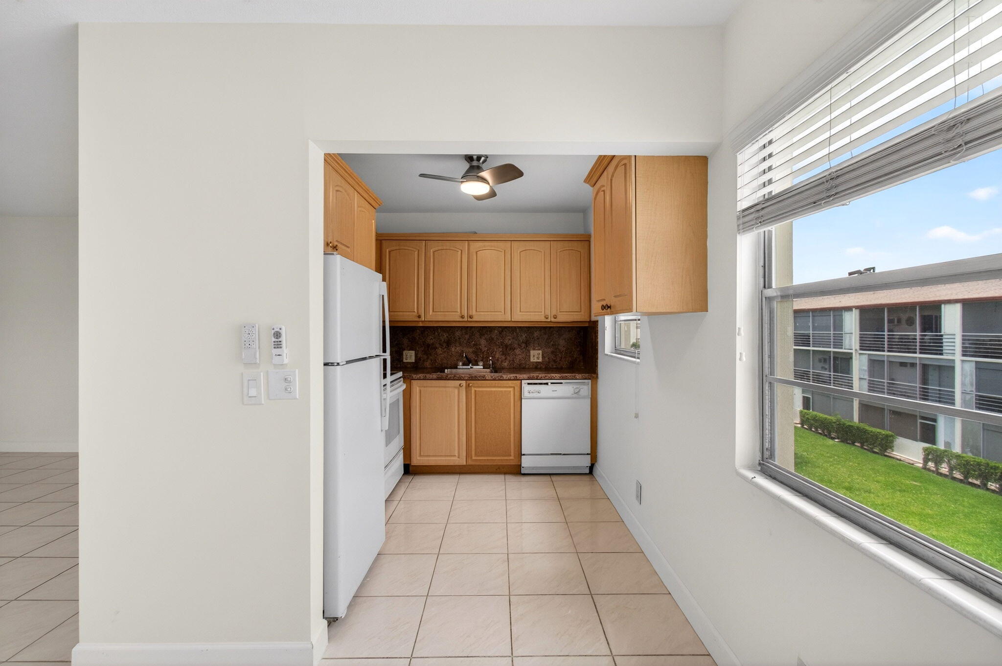 374 Brighton I, Unit 374 Boca Raton, FL 33434 - Photo 16 of 83 Kitchen