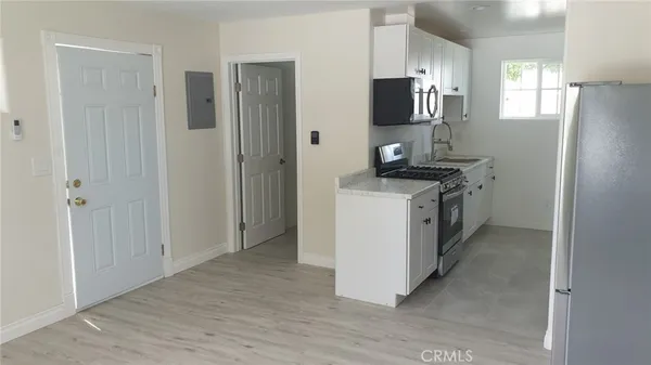 $1,650 | 9957 Delco Avenue, Chatsworth, CA 91311