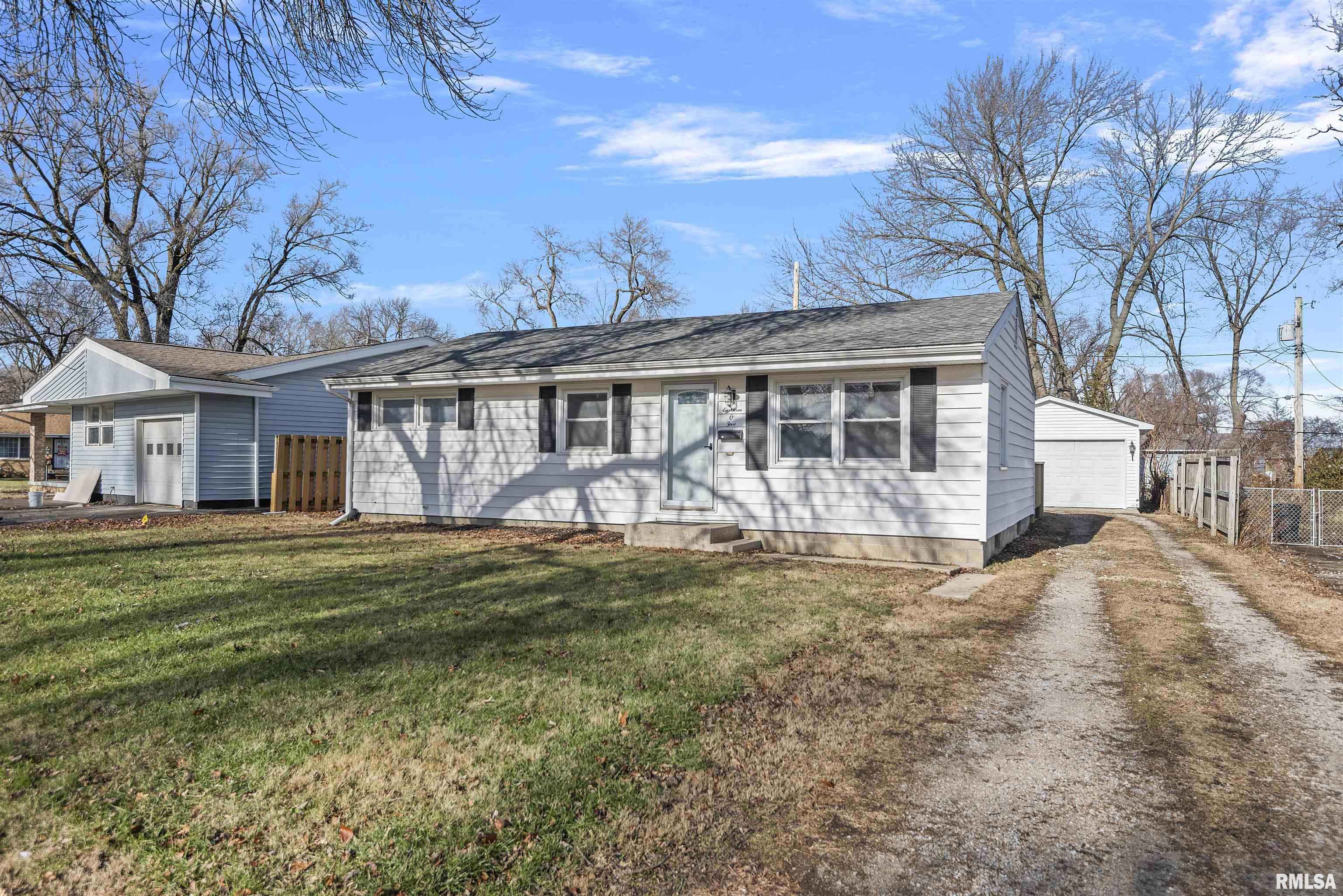 1805 Grant Street Springfield, IL 62703 - Photo 1 of 18