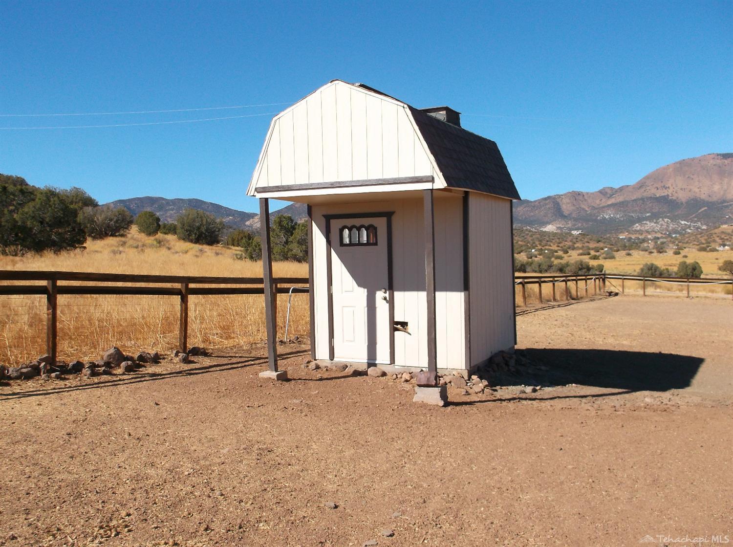24085 Sand Canyon Road Tehachapi, CA 93561 - Photo 29 of 40 Gallery Image 29