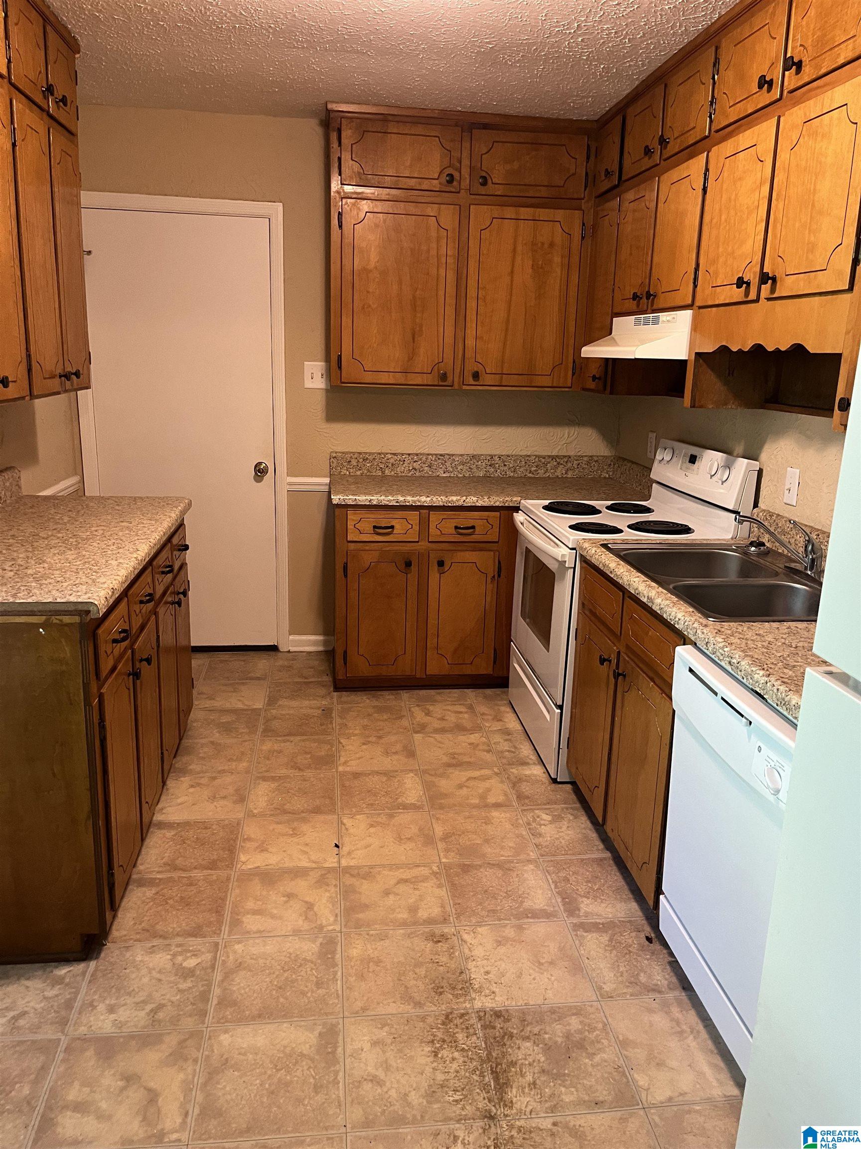411 17th Street Calera, AL 35040 - Photo 3 of 16