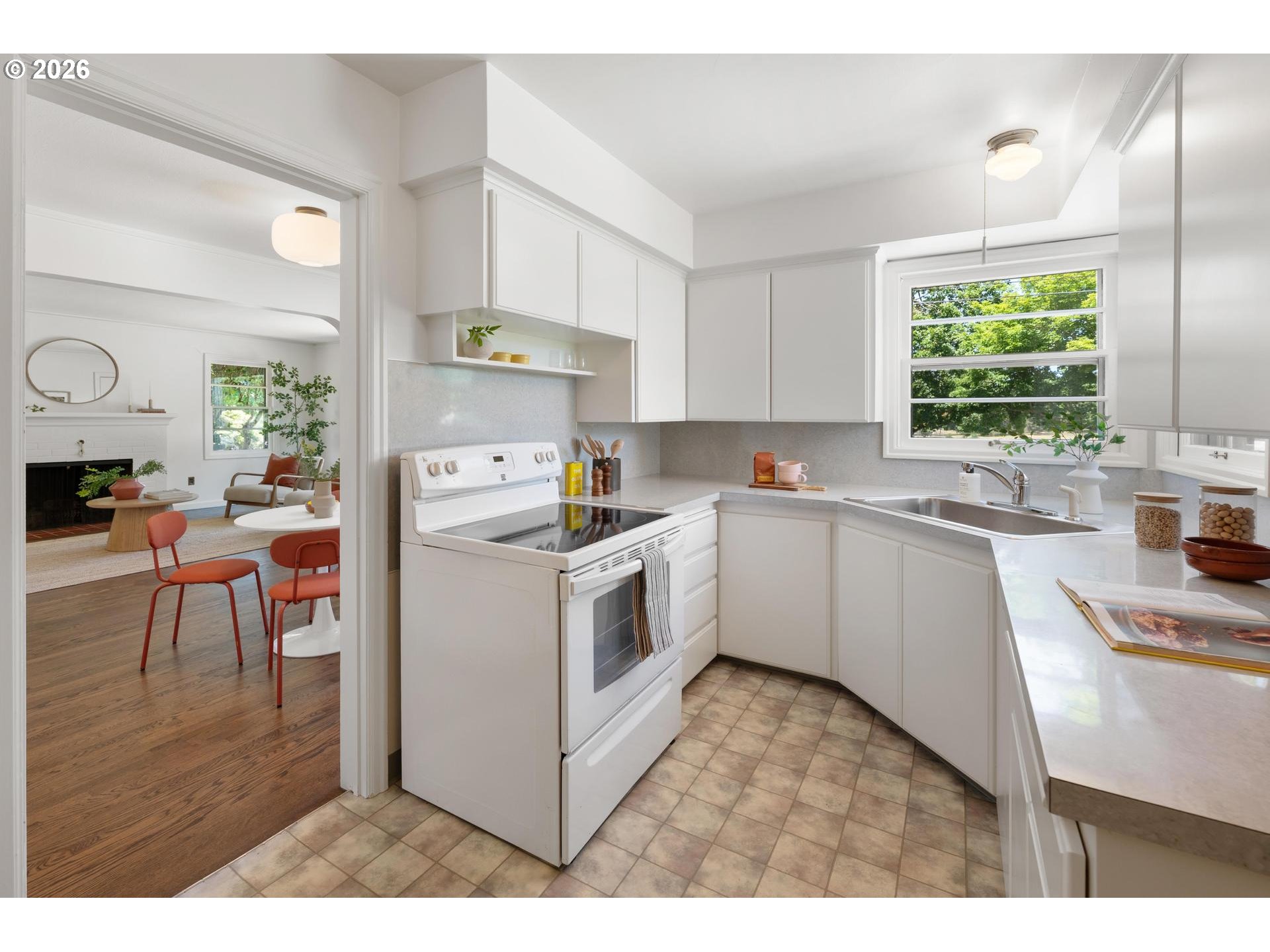 3814 Northeast Simpson Street Portland, OR 97211 - Photo 11 of 32