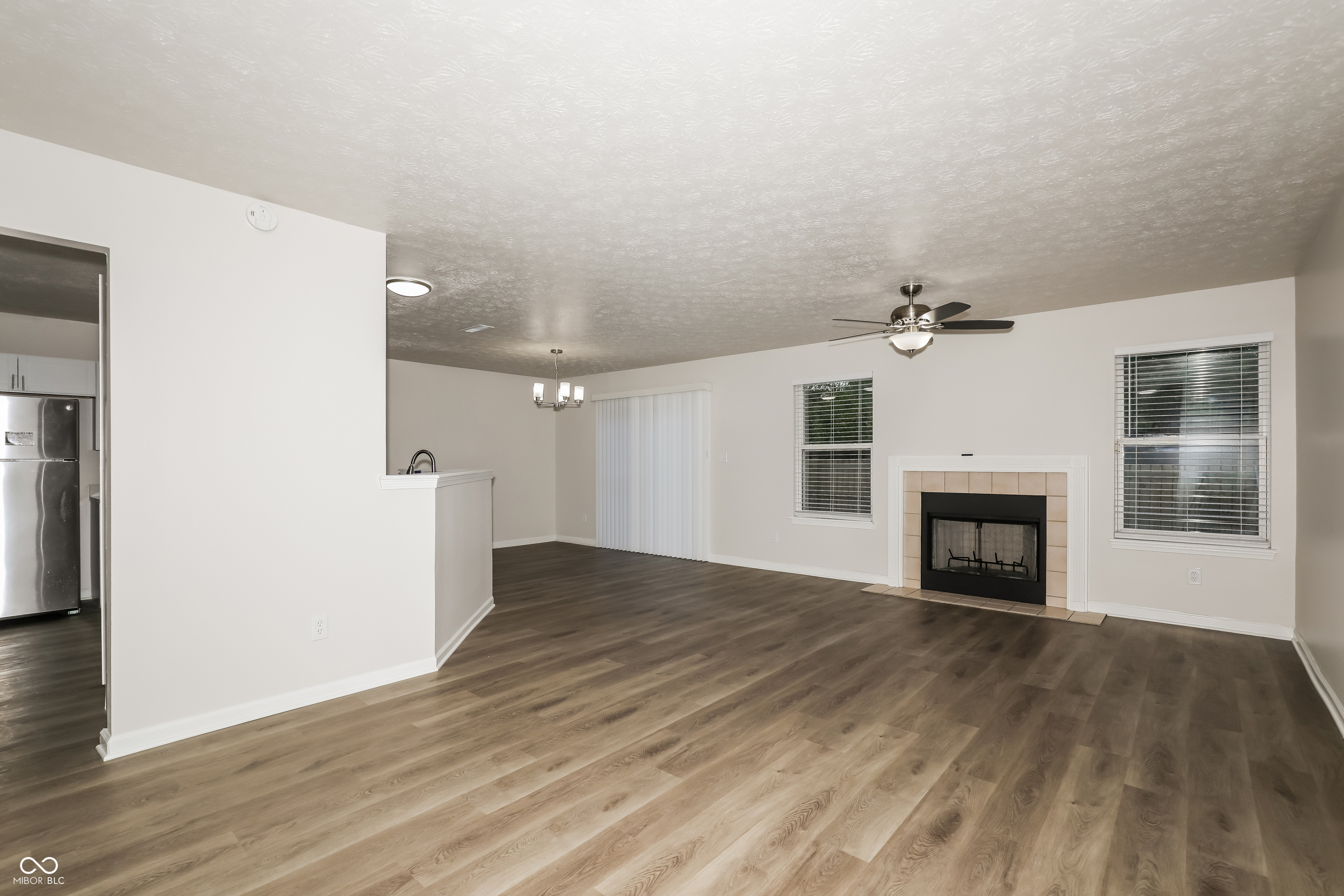 9125 Timpani Way Indianapolis, IN 46231 - Photo 3 of 17