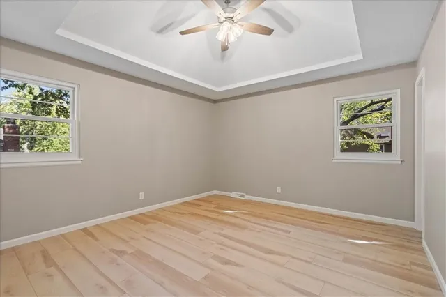 $395,000 | 7805 Long Avenue, Lenexa, KS 66216