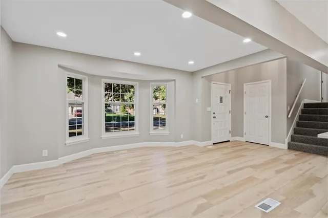 $395,000 | 7805 Long Avenue, Lenexa, KS 66216