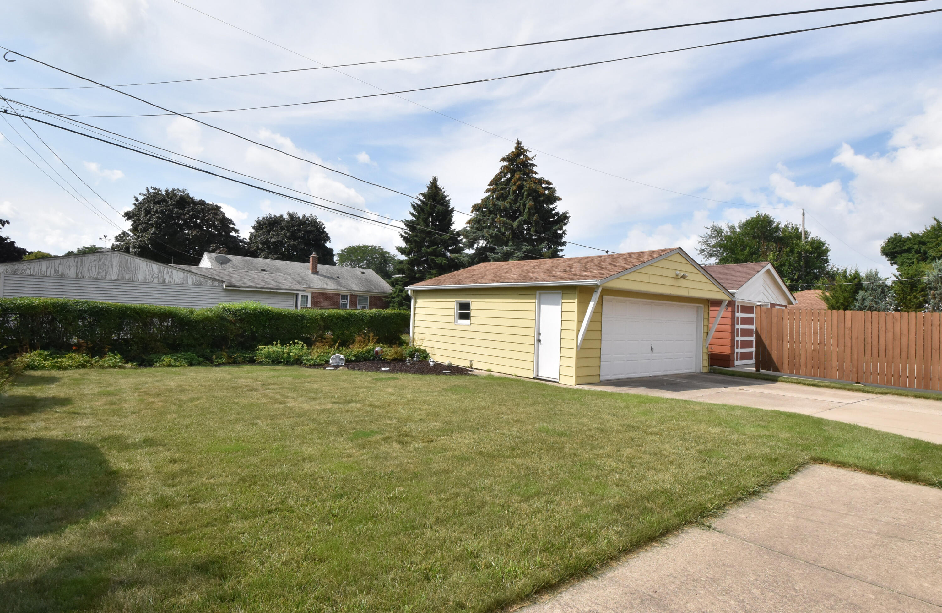 1923 Arlington Avenue Racine, WI 53403 - Photo 24 of 31 Garage