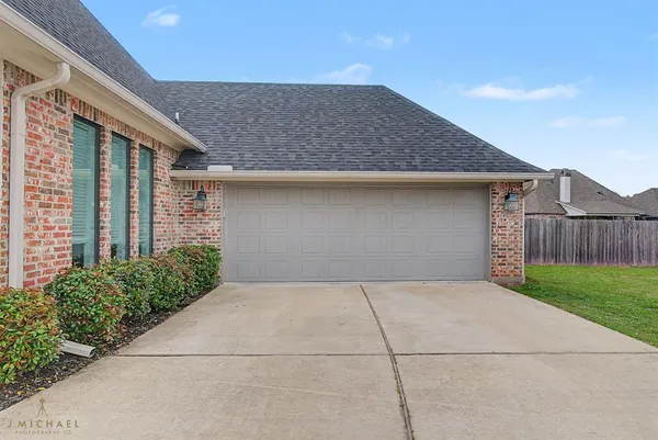 $324,900 | 609 Stowe Circle, Benton, LA 71006