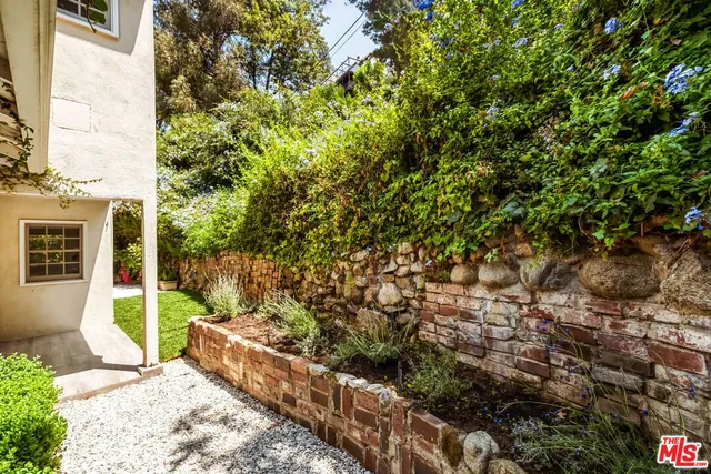 $1,799,000 | 2204 Stanley Hills Drive, Los Angeles, CA 90046