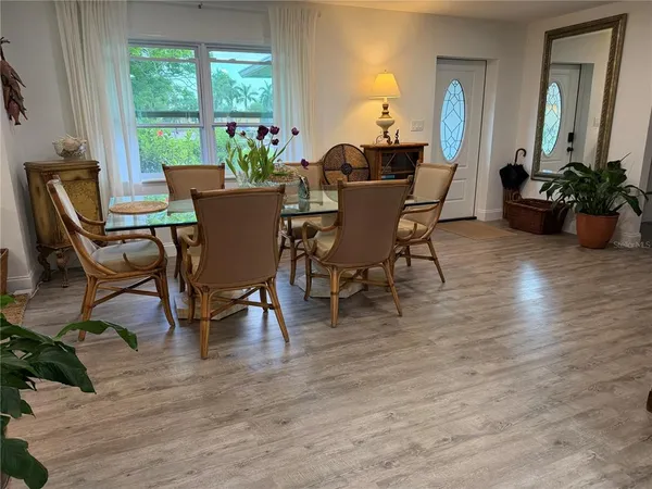 $949,999 | 4620 7th Avenue West, Bradenton, FL 34209