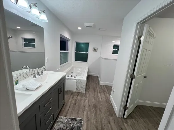 $949,999 | 4620 7th Avenue West, Bradenton, FL 34209