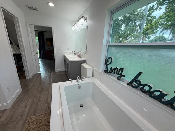 $949,999 | 4620 7th Avenue West, Bradenton, FL 34209